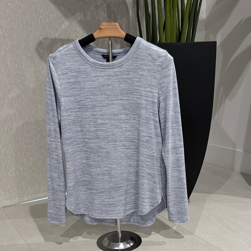 Banana Republic Women’s Light Blue Sweater Small